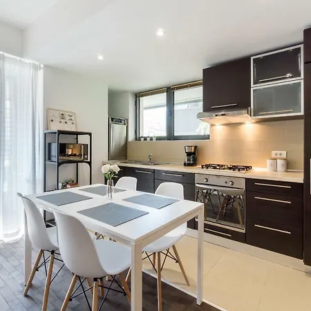 Luxury-central Apartment-victoriei Square-subway Apartment